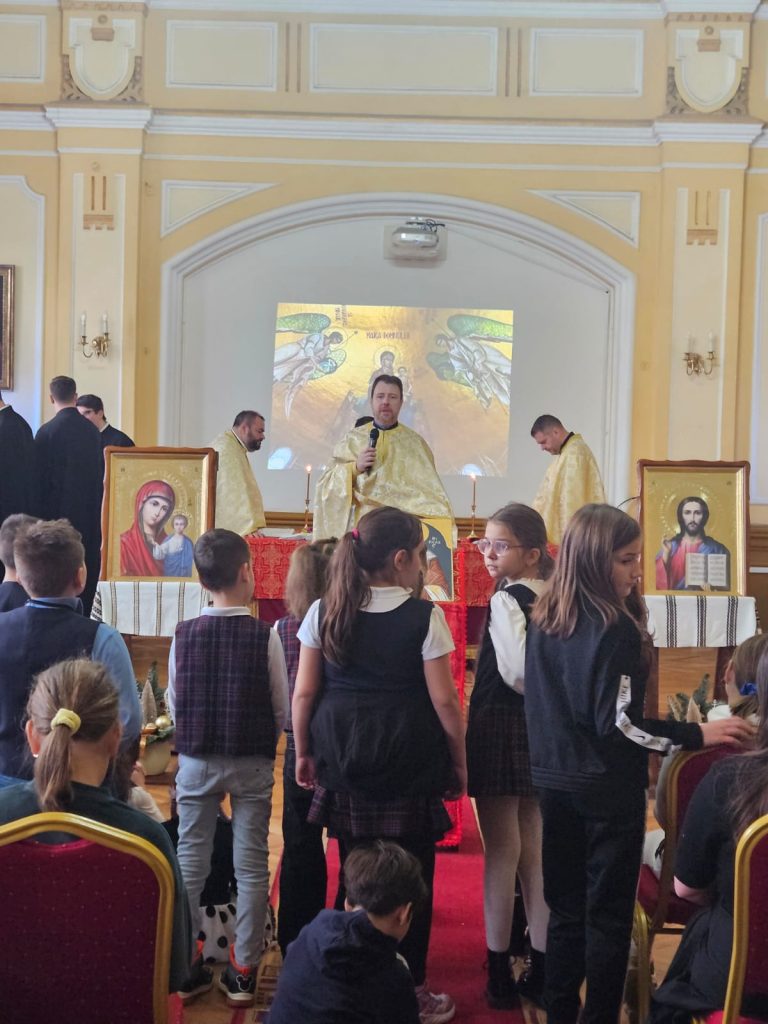 Cum a fost sărbătorit Sfântul Ierarh Nicolae la Colegiul „Carmen Sylva” din Timișoara?